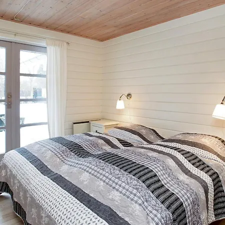 4 Star In Idestrup * Bøtø By